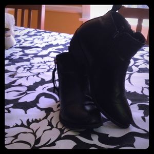 Girls Sugar booties Size 1